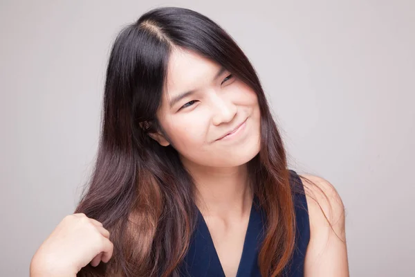 Retrato de hermosa joven mujer asiática —  Fotos de Stock