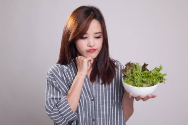 Asyalı kadın nefret salata.