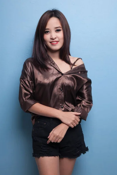 Mooi jong aziatisch vrouw. — Stockfoto