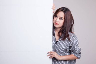 Boş işareti ile genç Asyalı kadın.