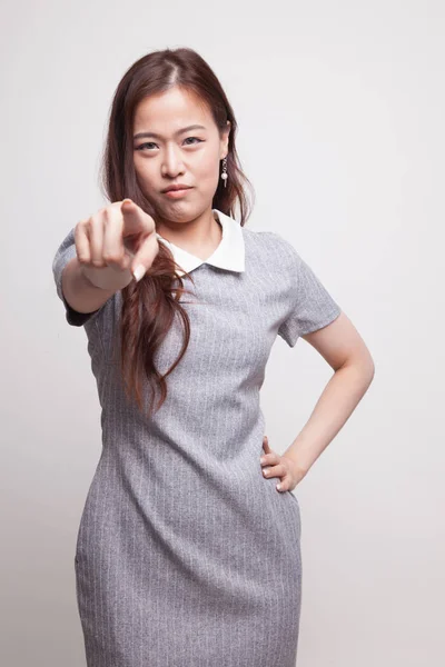 Young Asian woman angry and point to camera. — Stock Photo, Image