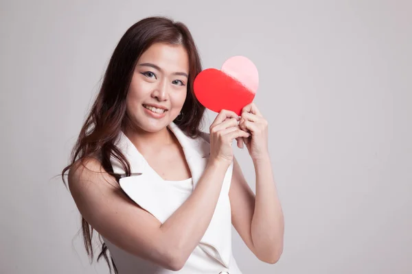 Asian woman with red heart. — Stock Photo, Image