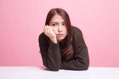 Asyalı kız sıkıcı olmaya başladı.