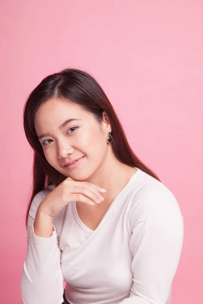 Hermosa joven asiática mujer sonriendo —  Fotos de Stock