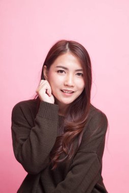 Güzel genç Asyalı kadın..