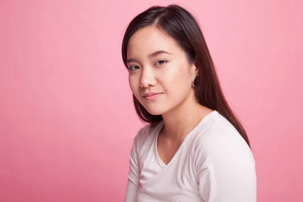 Beautiful young Asian woman  smiling — Stock Photo, Image