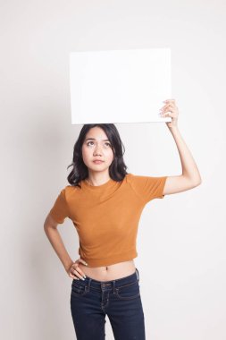 Beyaz boş işareti ile genç Asyalı kadın.