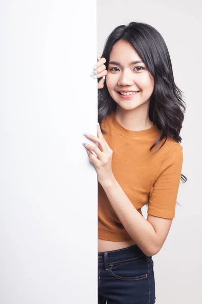 Boş işareti ile genç Asyalı kadın. — Stok fotoğraf