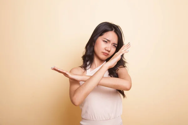 Mooi jong aziatisch vrouw zeggen nee. — Stockfoto