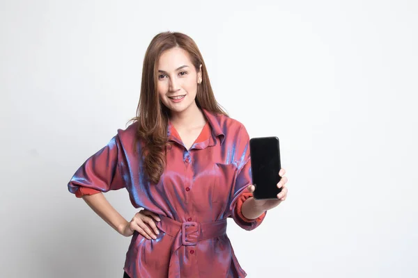Joven asiático mujer con móvil. — Foto de Stock