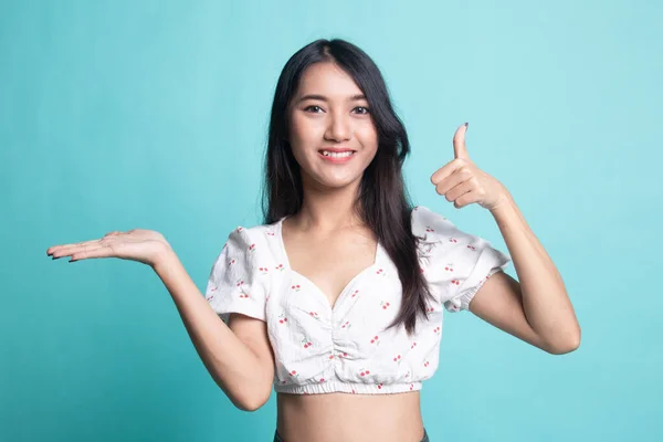 Belle Jeune Femme Asiatique Montrer Main Paume Les Pouces Vers — Photo