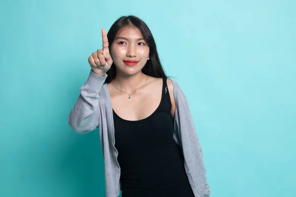 Mujer asiática tocando la pantalla con el dedo . —  Fotos de Stock