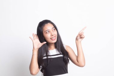 Boşluk noktasına heyecanlı Asyalı kadın.