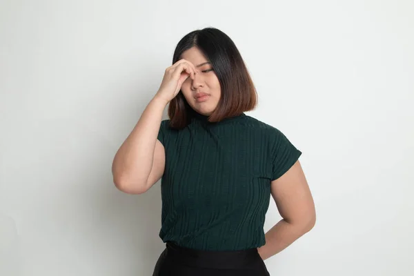 若いアジア女性を持って病気と頭痛 — ストック写真