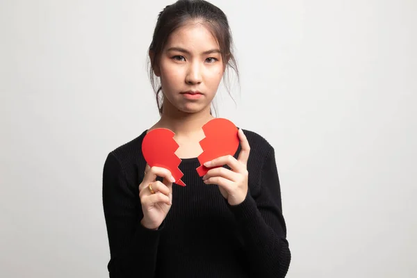 Красива Молода Азіатський Жінка Розбитим Серцем Білому Тлі — стокове фото