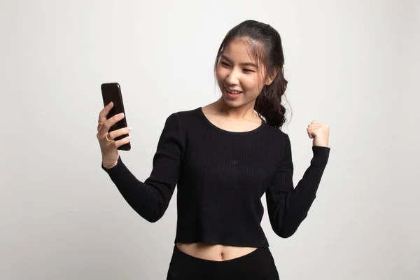 Επιτυχημένη Νεαρή Γυναίκα Της Ασίας Κινητό Τηλέφωνο Λευκό Φόντο — Φωτογραφία Αρχείου