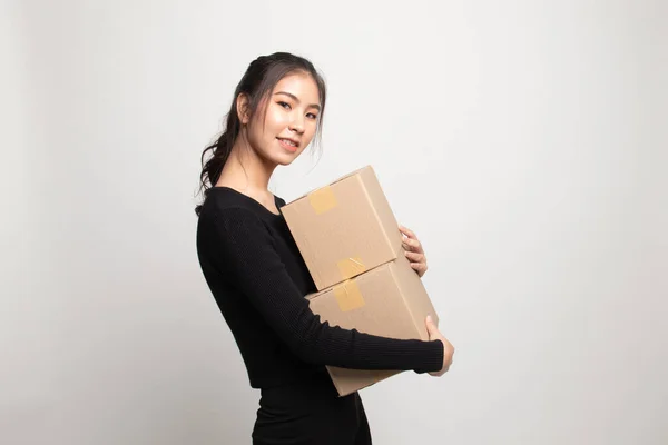 Entrega Reubicación Desembalaje Joven Asiático Mujer Holding Cartulina Caja Blanco —  Fotos de Stock