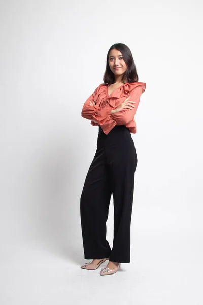 Güzel Genç Asyalı Kadının Beyaz Arka Plan Üzerinde Tam Vücut — Stok fotoğraf