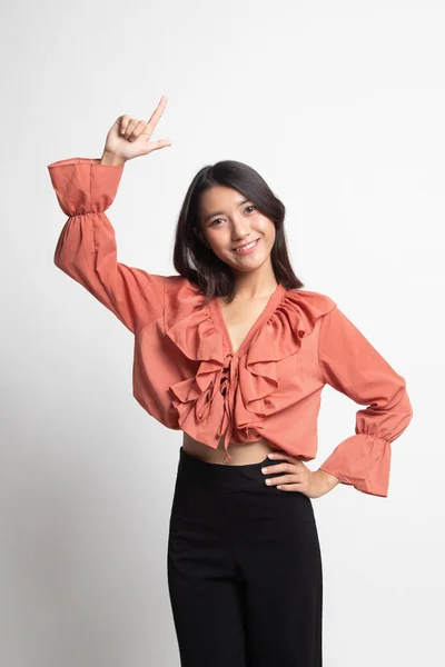 Ung Asiatisk Kvinna Leende Och Punkt Upp Vit Bakgrund — Stockfoto