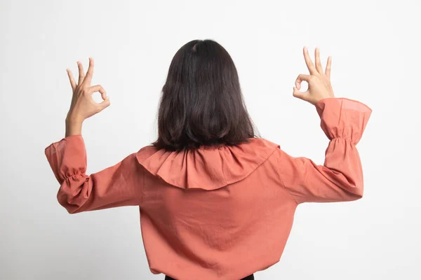 Vista Posterior Mujer Asiática Muestran Doble Signo Mano Sobre Fondo —  Fotos de Stock