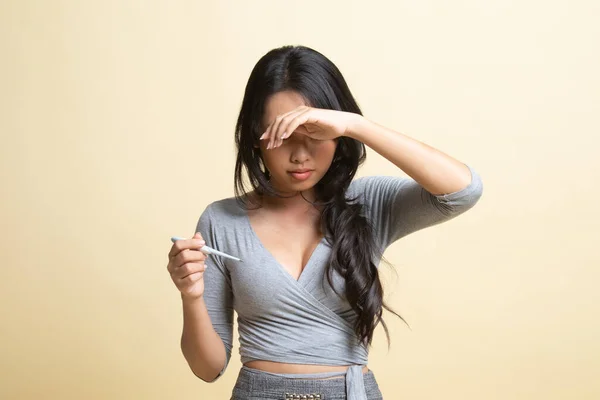 Young Asian Woman Got Sick Flu Beige Background — Stock Photo, Image