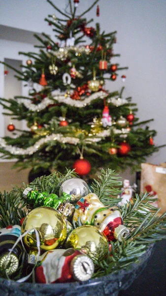 Mini kerstversiering en speelgoed — Stockfoto