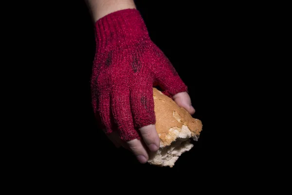 Dávat chleba. Koncept chudoby. — Stock fotografie