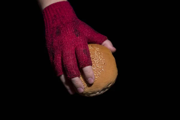 Dare il pane. Concetto di povertà . — Foto Stock