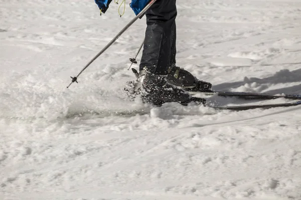 鞋滑雪和滑雪板特写 — 图库照片