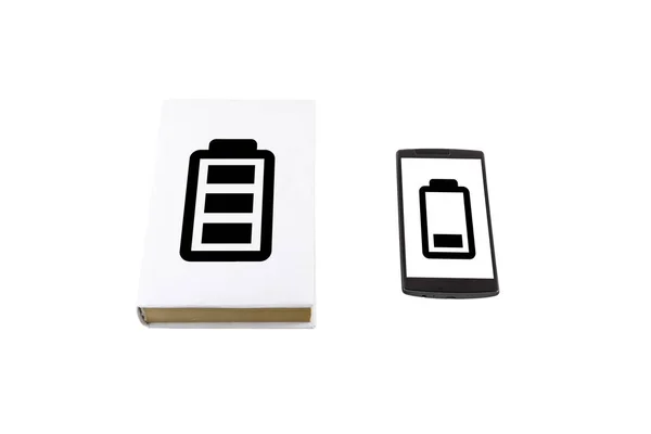 Boek vs telefoon. Batterij leven concept. — Stockfoto