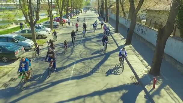 Início oficial da temporada de bicicletas em Plovdiv, Bulgária — Vídeo de Stock