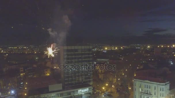 Fuegos artificiales en Plovdiv, Bulgaria capturados con un dron — Vídeos de Stock