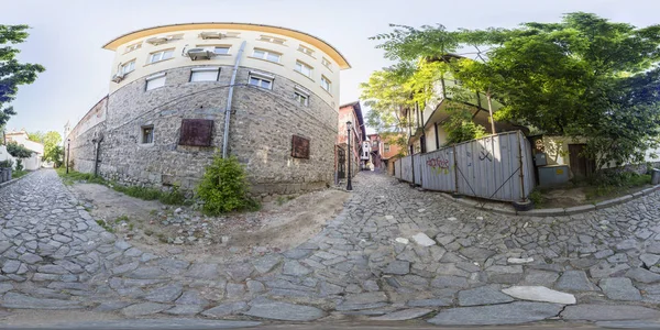 360 graders panorama över en gata i Plovdiv, Bulgarien — Stockfoto