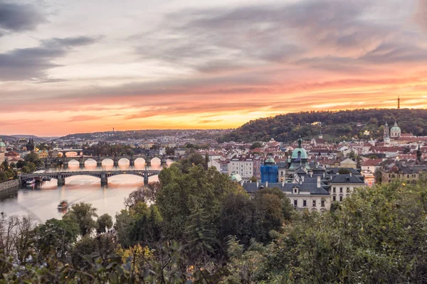 Praga pontes vista — Fotografia de Stock