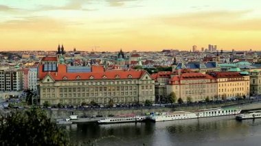 Gün batımından önce Prag panorama