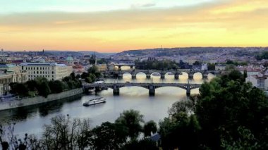Gün batımından önce Prag panorama