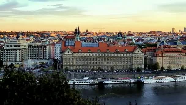 Gün batımından önce Prag panorama — Stok video