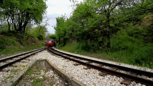 Pociąg i reailway w mieście Płowdiw — Wideo stockowe