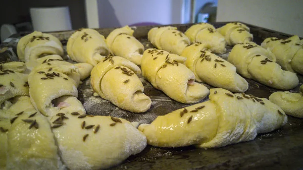 Primo piano dei mini croissant croccanti — Foto Stock