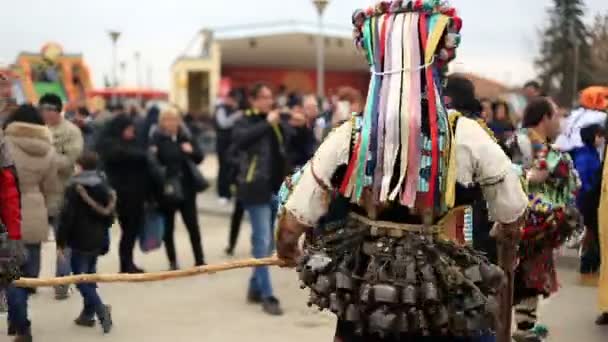 Kukeri - maškarní festival v Rakovski, Bulharsko — Stock video