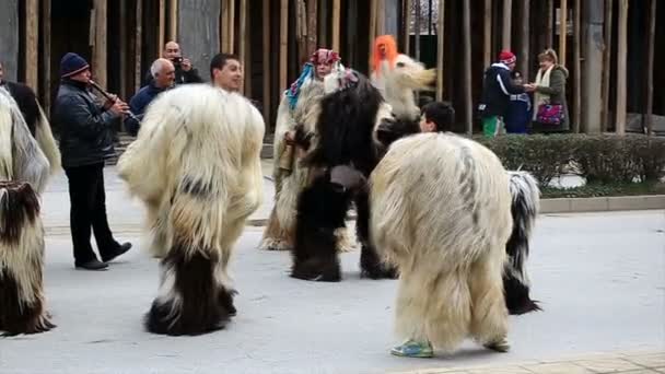 Kukeri - festival de mascarade à Rakovski, Bulgarie — Video