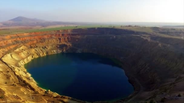 Кинутих видобутку кратер — стокове відео