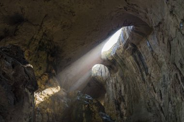 Tanrılar gözleri gelen güneş ışınları