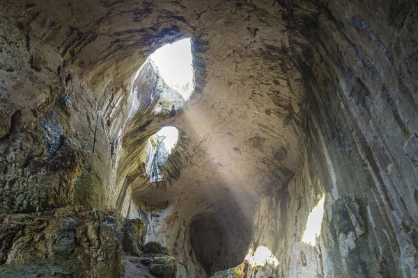 Tanrılar gözleri gelen güneş ışınları