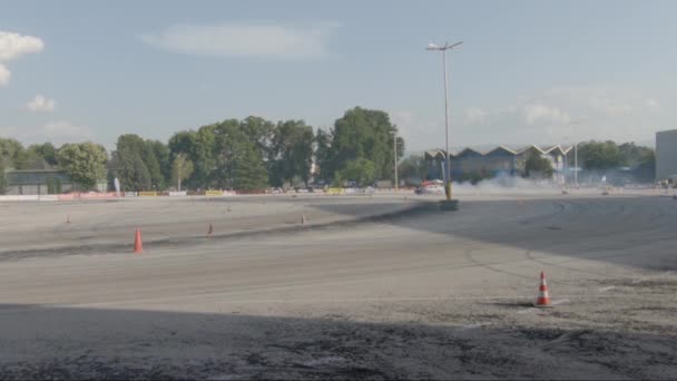 プロヴディフ ブルガリア 2019年6月8日 ブルガリアのプロヴディフで スーパーカーを使ったドリフト技術と運転スタイルを実演 — ストック動画