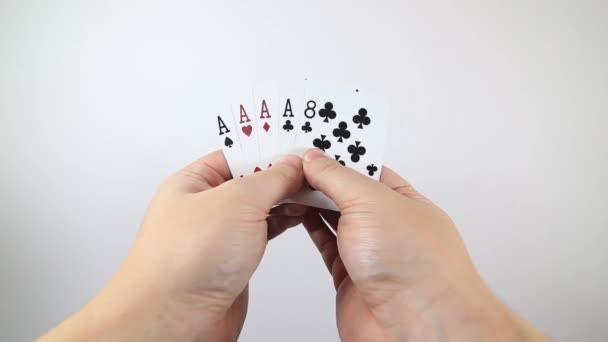 Pov Záběr Osoby Držící Hracích Karet Vyměňující Jednu Poker Hazard — Stock video