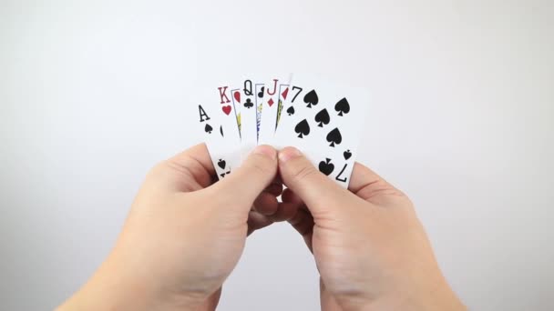 Pov Aufnahme Einer Person Die Spielkarten Hält Und Eine Austauscht — Stockvideo
