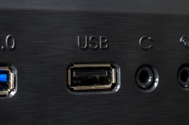 Bilgisayarda USB 2.0 portunun uç makrosu