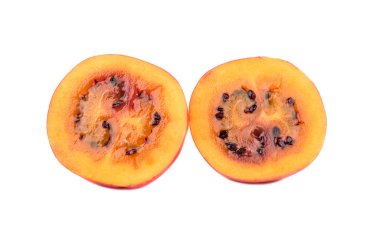 Yarım tamarillo meyve