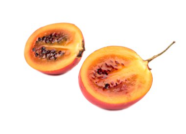 Yarım tamarillo meyve
